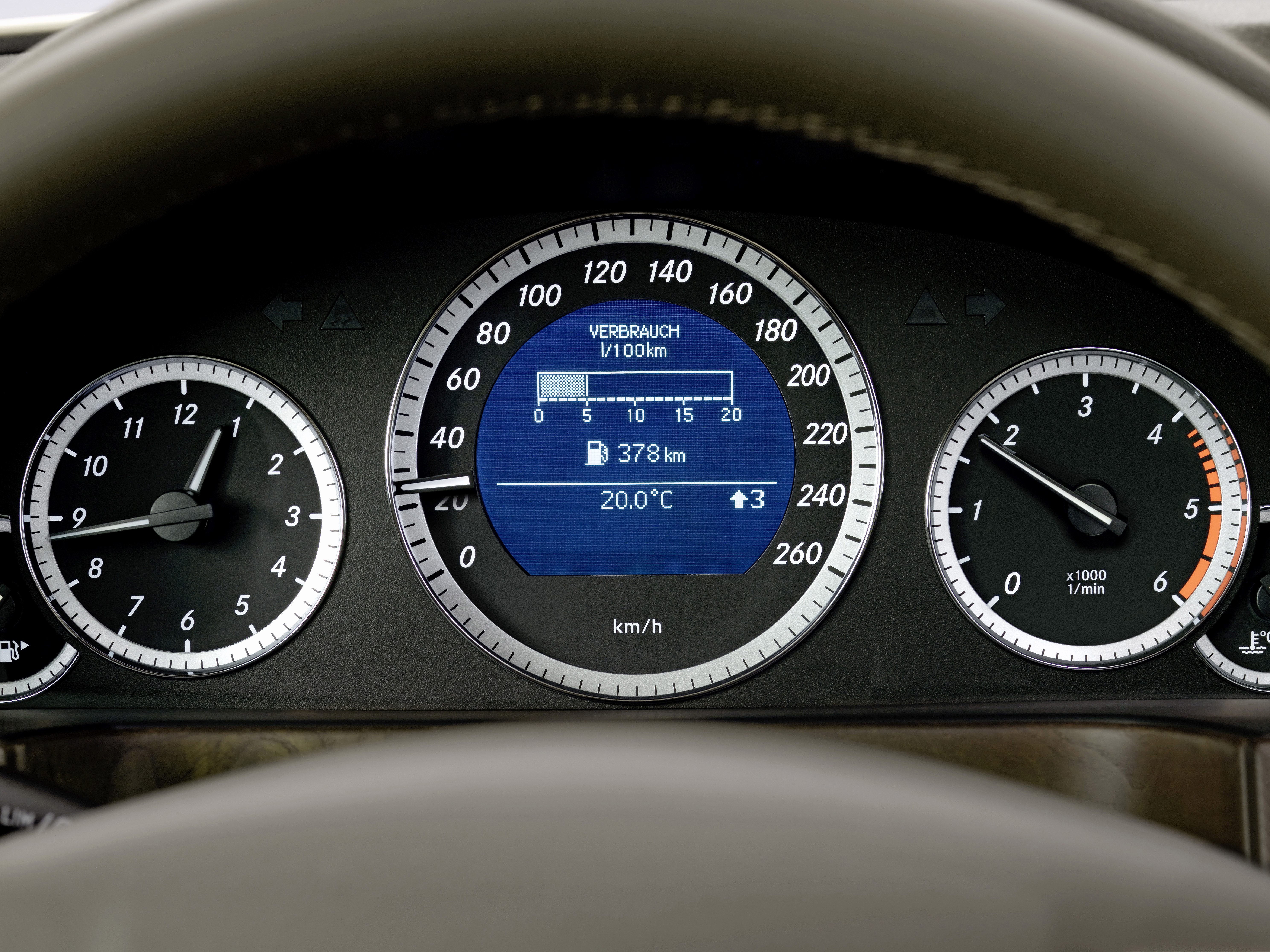 Muhteşem W124 Mercedes Benz E500 Sadece 252 KM’de ..