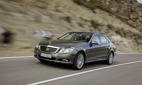 Muhteşem W124 Mercedes Benz E500 Sadece 252 KM’de ..
