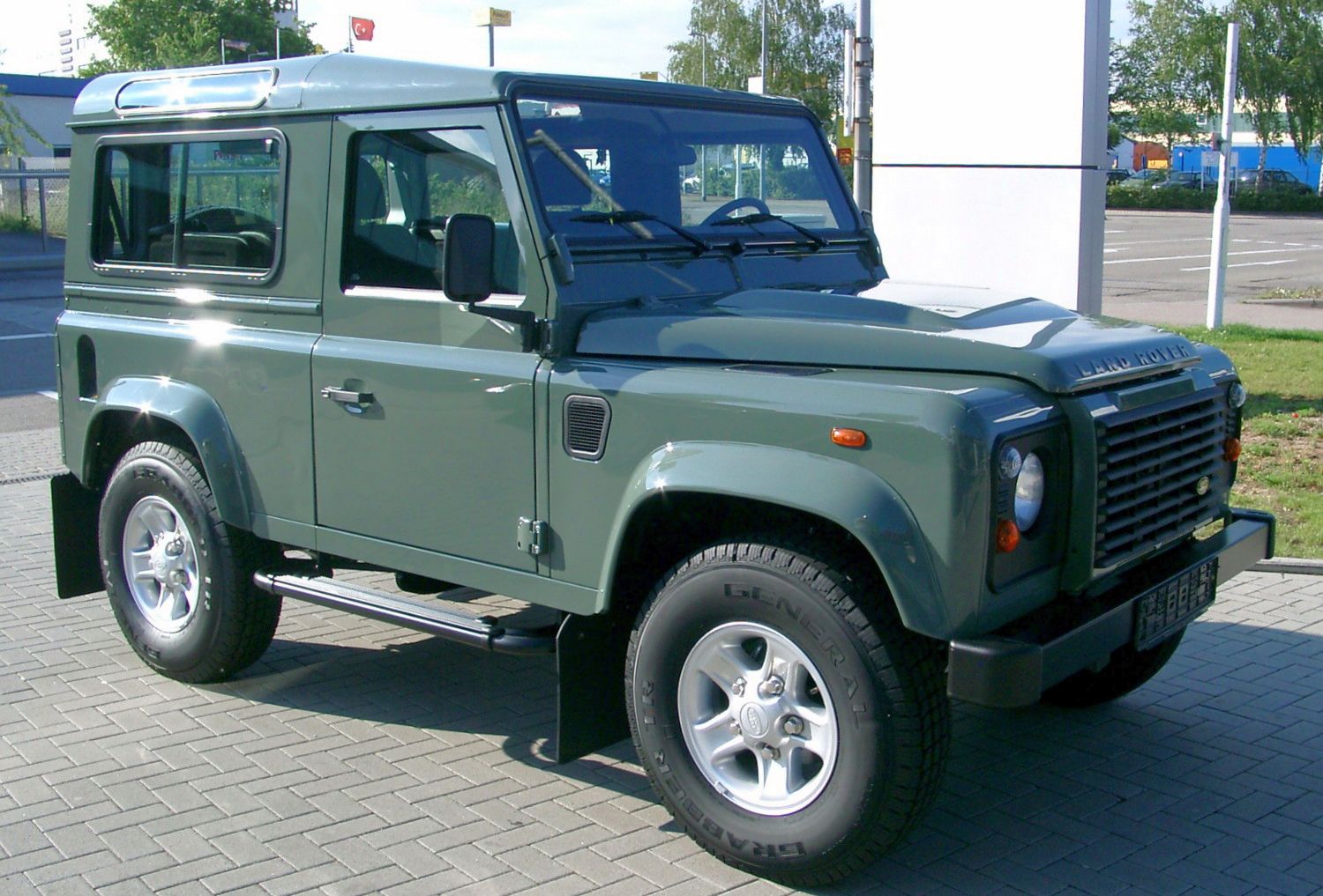 Yeni Land Rover Defender hazır
