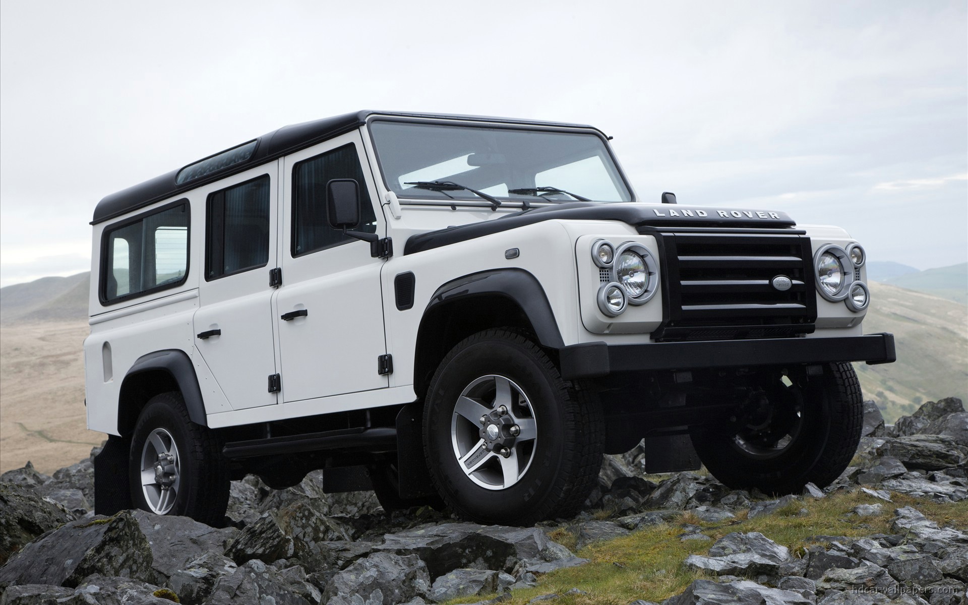 Yeni Land Rover Defender hazır