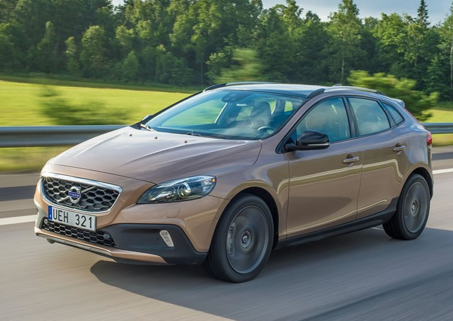 Volvo V40`ın Türkiye fiyatı açıklandı!