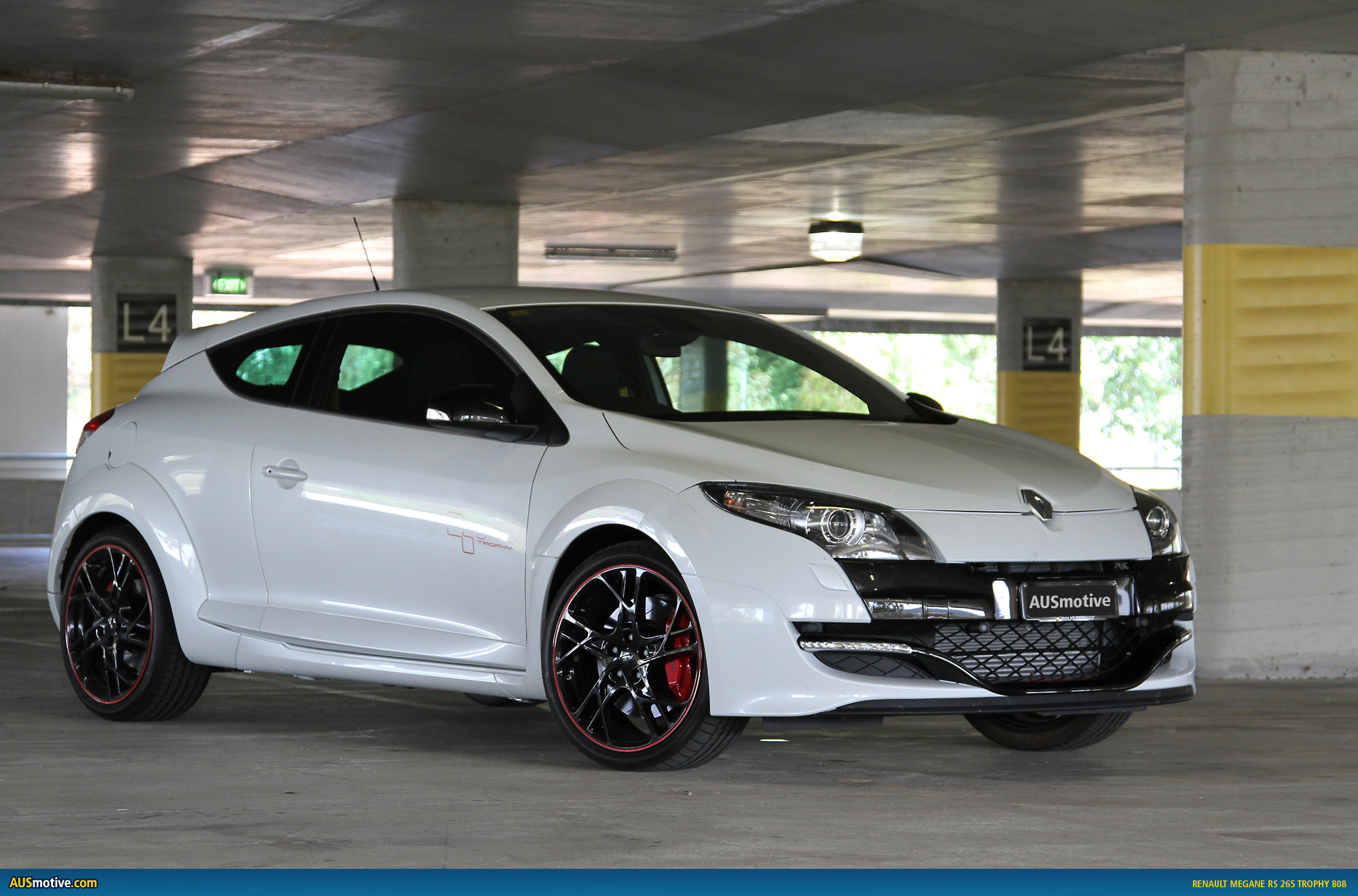 RENAULT MEGANE RS TROPHY
