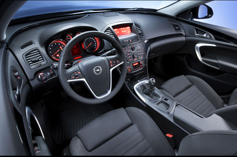 OPEL INSIGNIA 1.4 T 140 HP