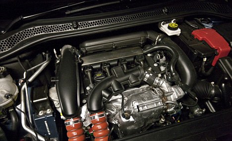PEUGEOT RCZ 1.6 THP 200 HP CARBON