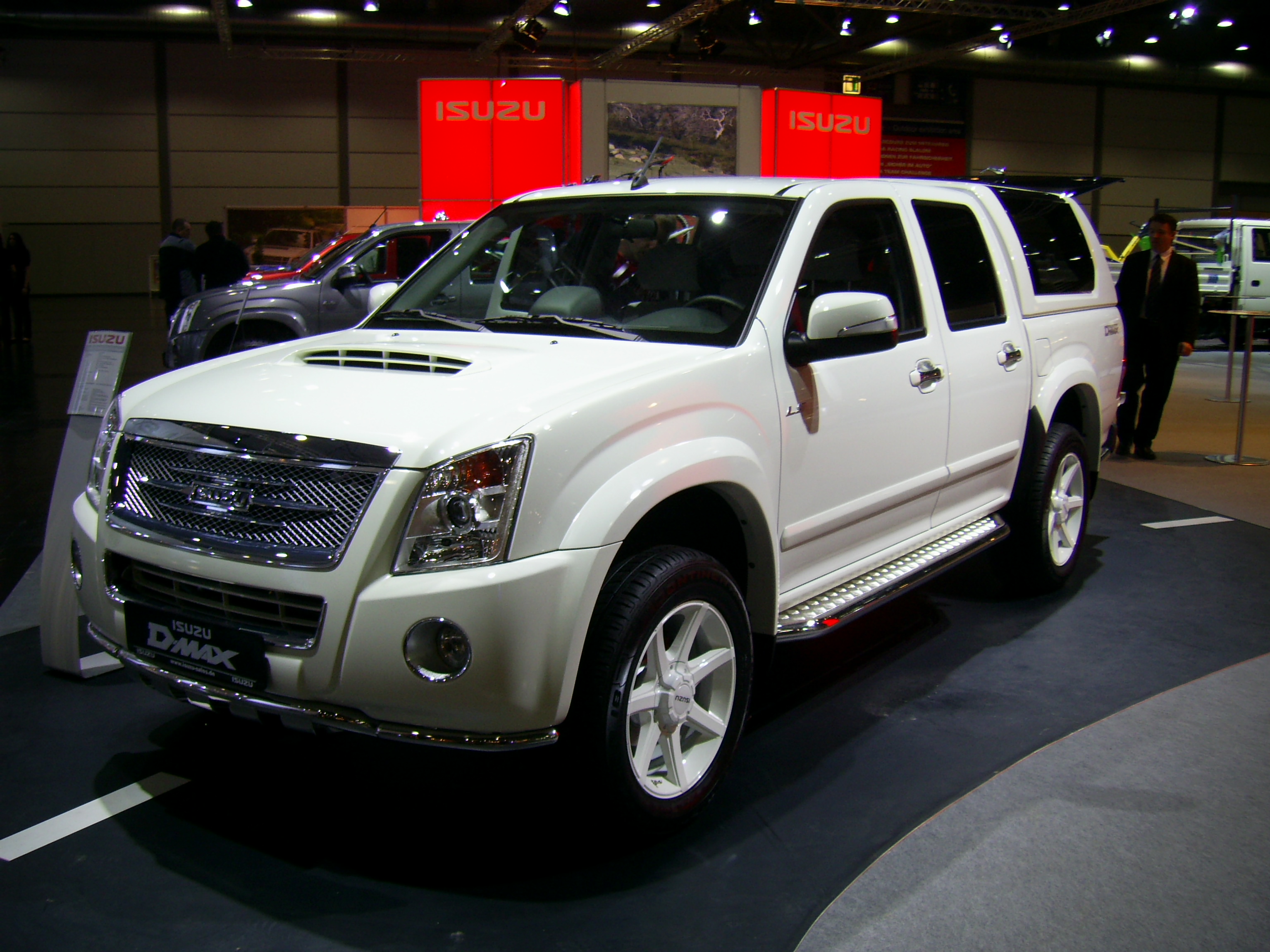 Isuzu D-Max 4x4 Çift Kabin V-Cross