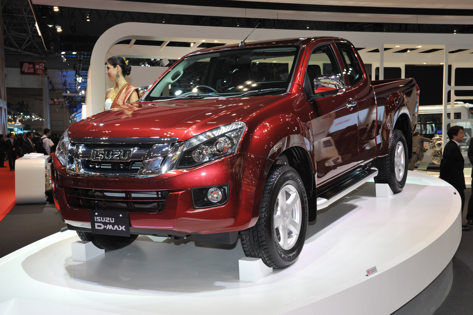 Isuzu D-Max 4x4 Çift Kabin V-Cross