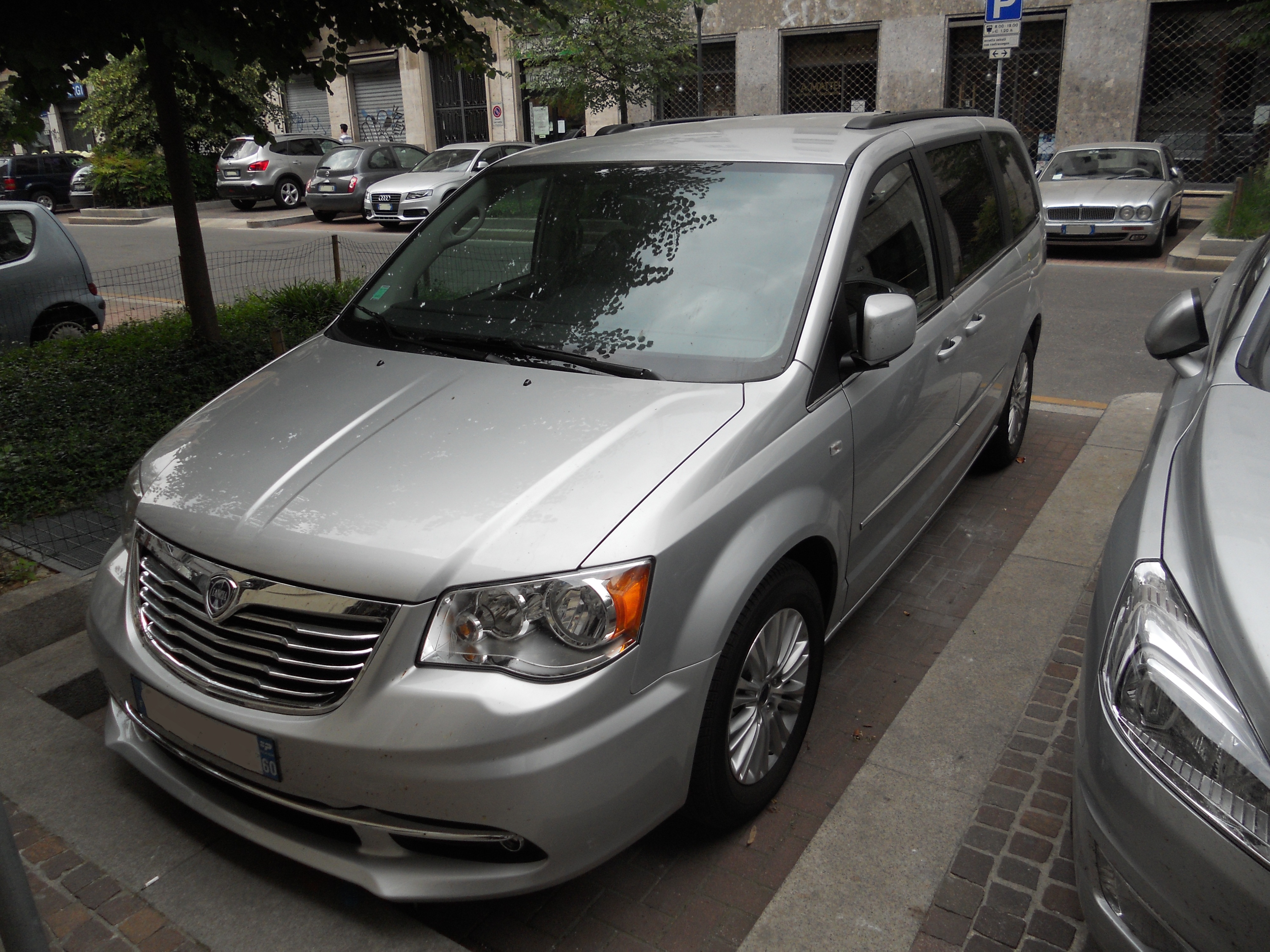 LANCIA VOYAGER 2.8 AT