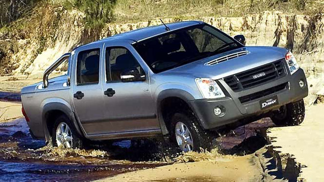 Isuzu D-Max 4x4 Çift Kabin V-Cross