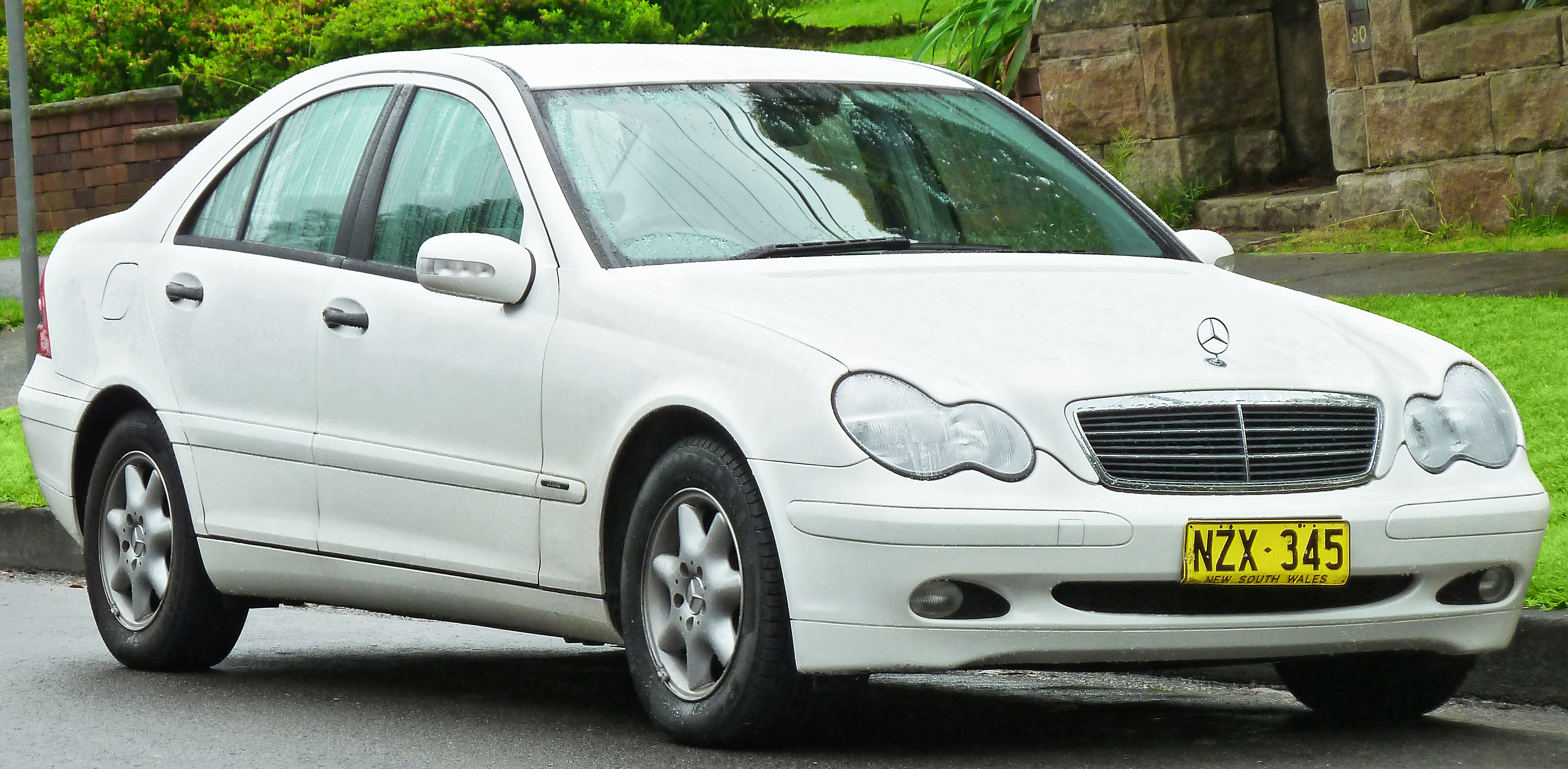 MERCEDES-BENZ C 180 SEDAN