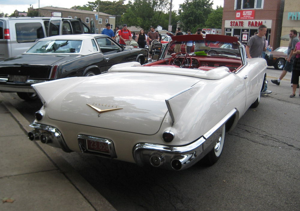 1957 Eldorado Biarritz`in ilk üretimi satıldı.