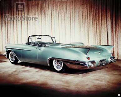 1957 Eldorado Biarritz`in ilk üretimi satıldı.