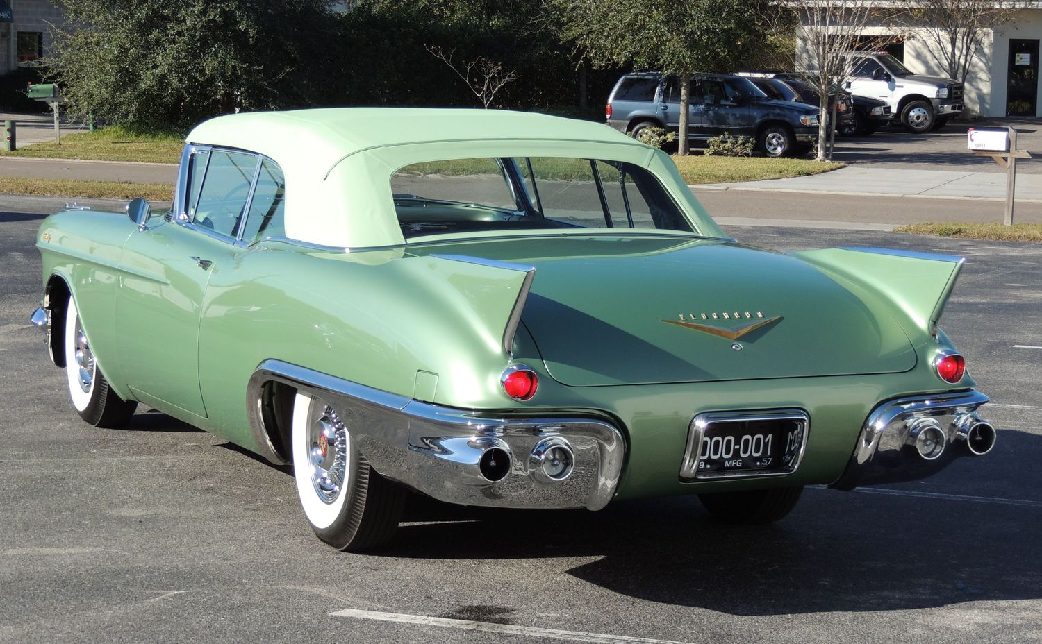 1957 Eldorado Biarritz`in ilk üretimi satıldı.