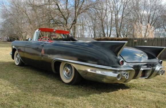 1957 Eldorado Biarritz`in ilk üretimi satıldı.
