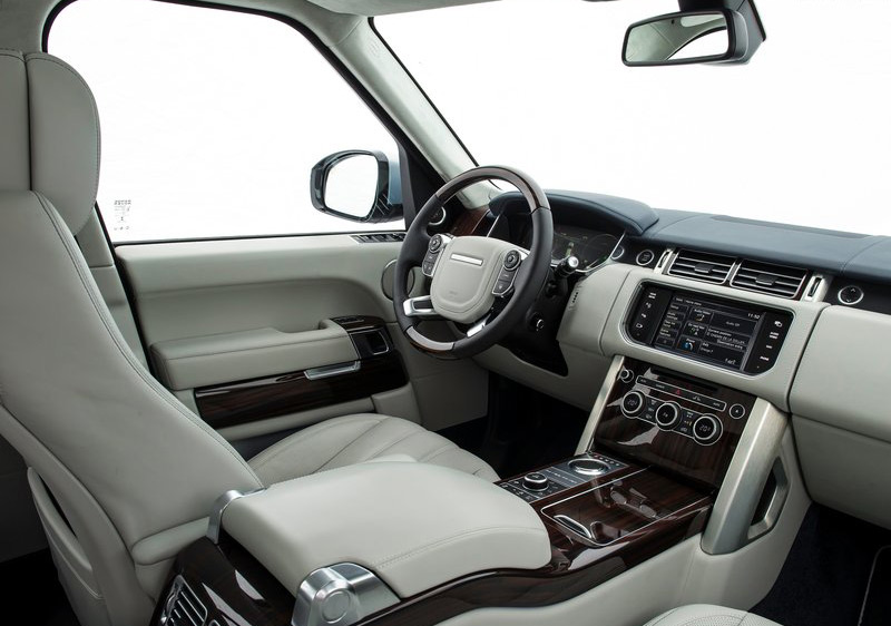 2014 Range Rover Hybrid interior