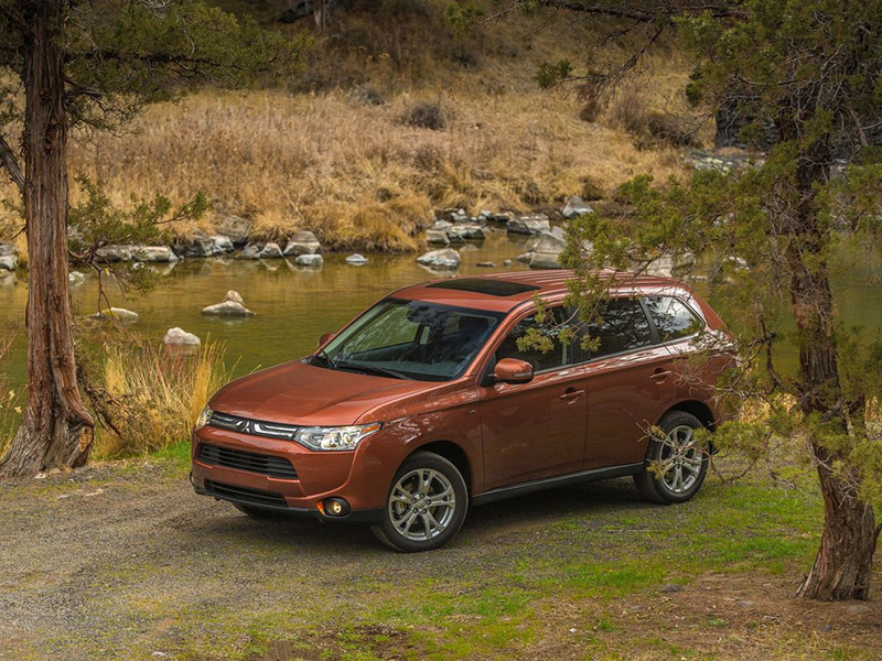 Mitsubishi Outlander PHEV 2014 incelemesi