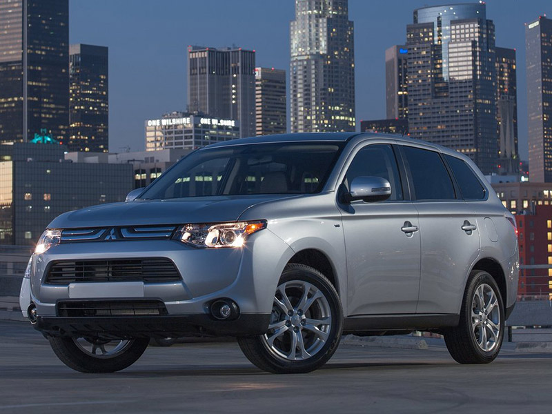 Mitsubishi Outlander PHEV 2014 incelemesi
