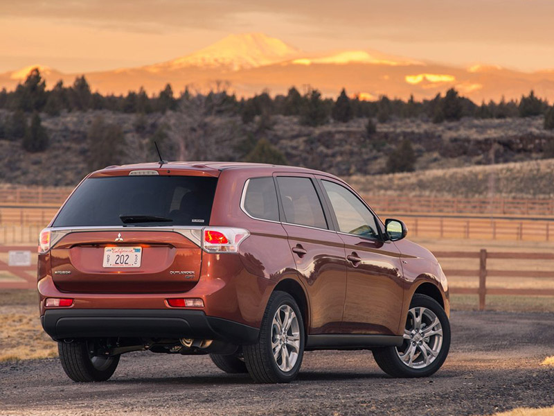 Mitsubishi Outlander PHEV 2014 incelemesi