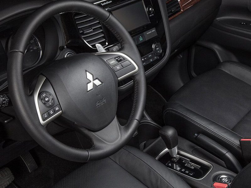 Mitsubishi Outlander PHEV 2014 incelemesi