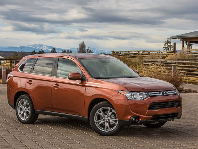Mitsubishi Outlander PHEV 2014 incelemesi