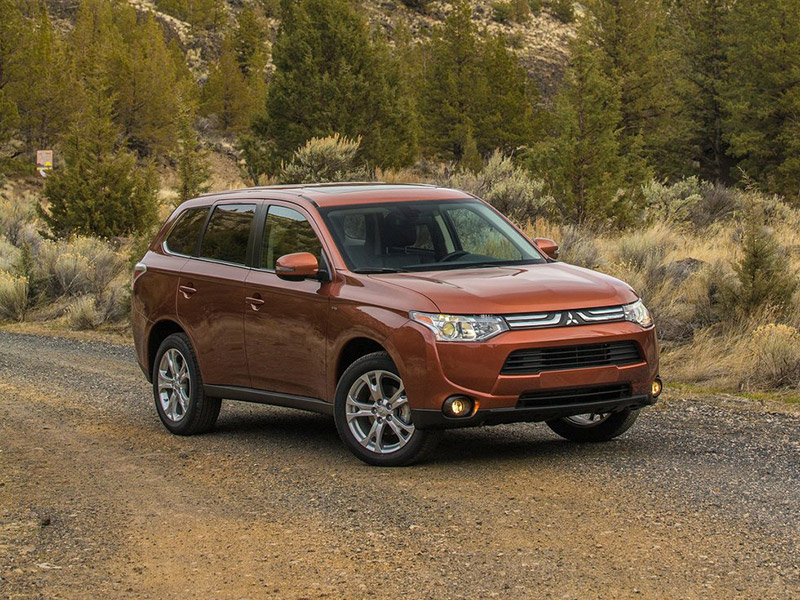 Mitsubishi Outlander PHEV 2014 incelemesi