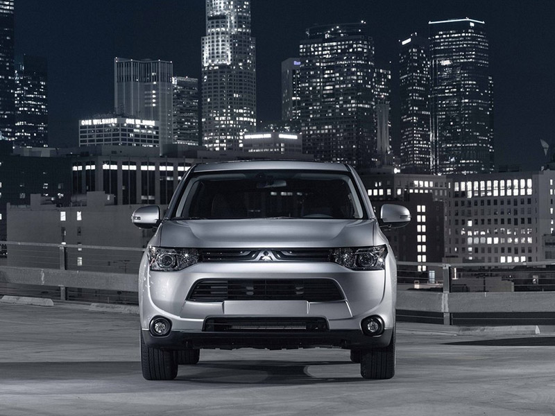 Mitsubishi Outlander PHEV 2014 incelemesi