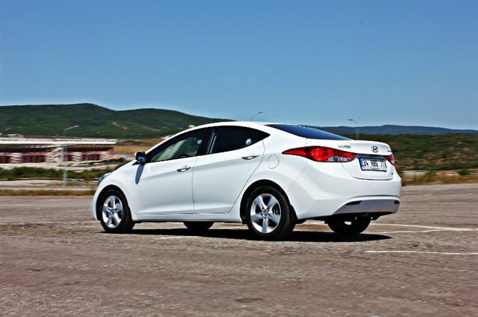 Hyundai Elantra 1.6 CRDI A/T
