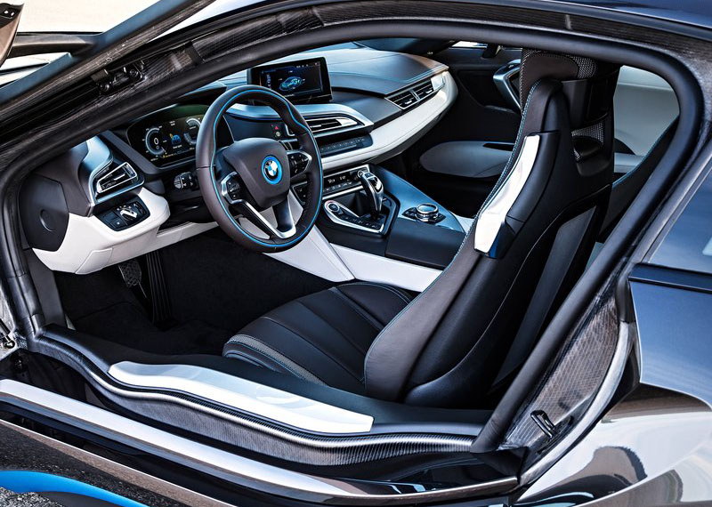 2015 BMW i8 incelemesi ve teknik özellikleri