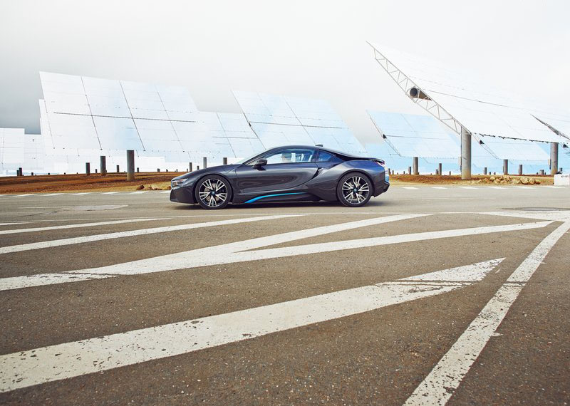 2015 BMW i8 incelemesi ve teknik özellikleri