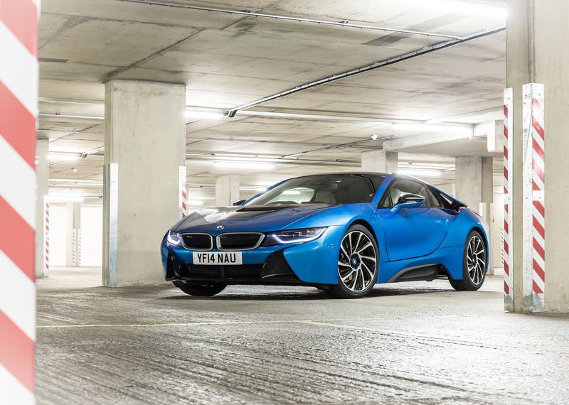 2015 BMW i8 incelemesi ve teknik özellikleri