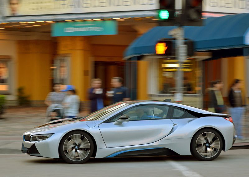 2015 BMW i8 incelemesi ve teknik özellikleri