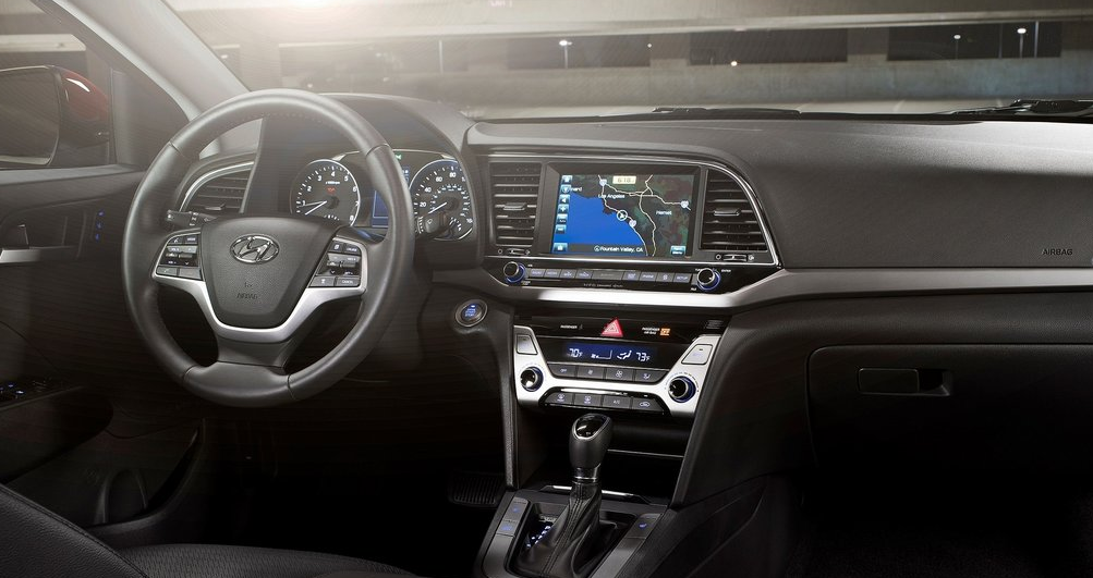 Hyundai Elantra Ön Panel
