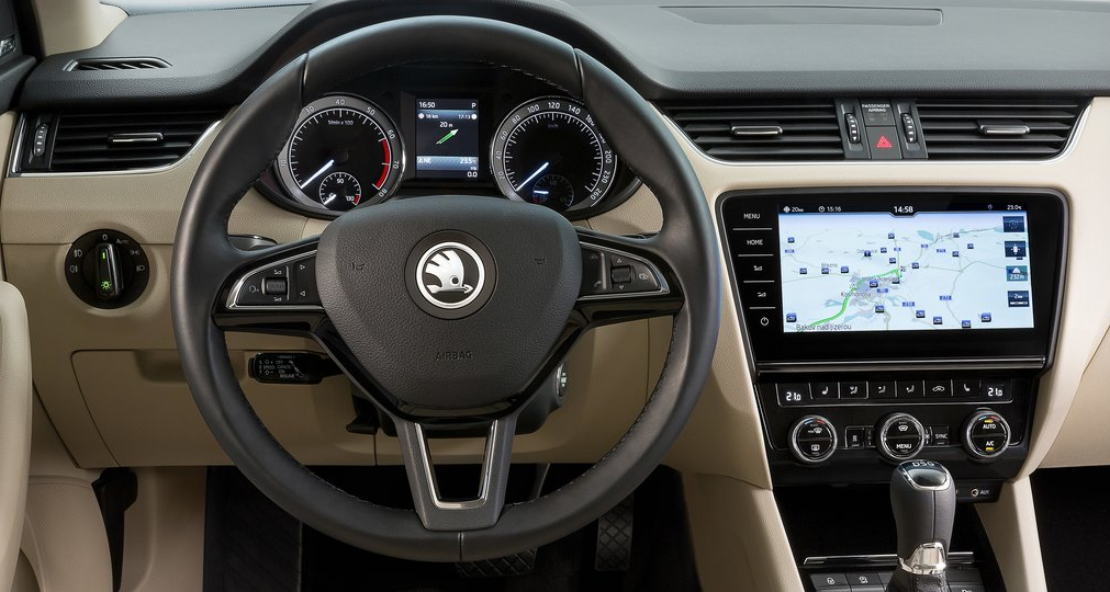 Skoda Octavia Makyajdan Sonra İç Konsol
