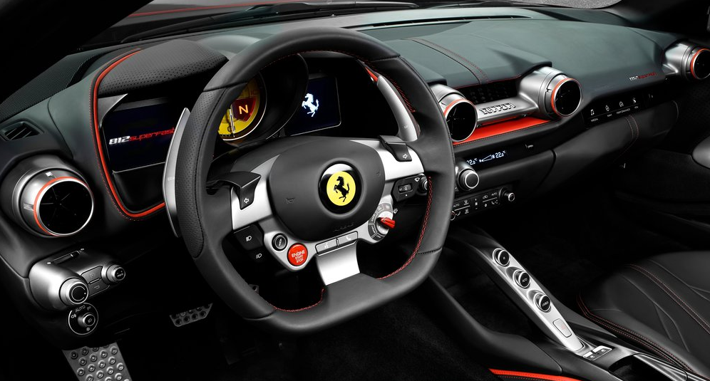 Ferrari 812 Superfast Ön Konsol