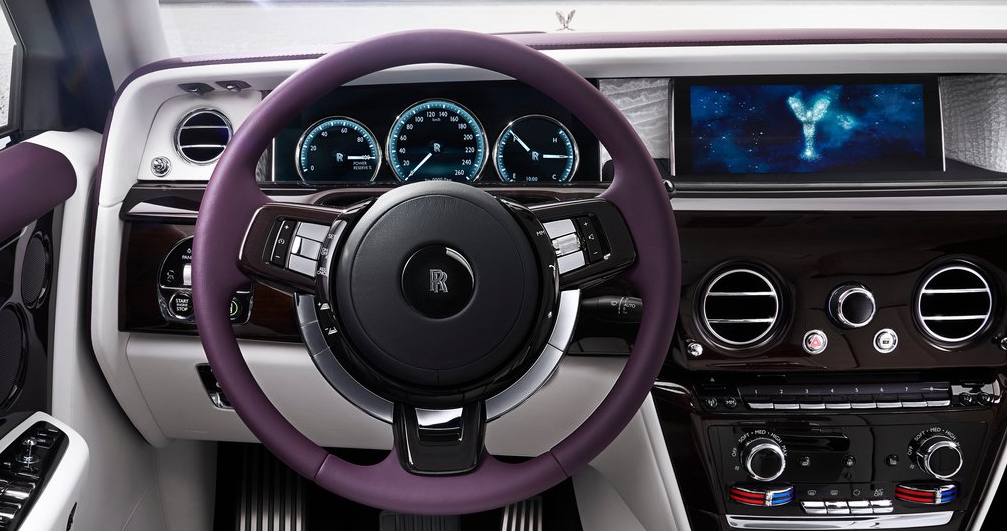 Rolls-Royce Phantom Ön Panel