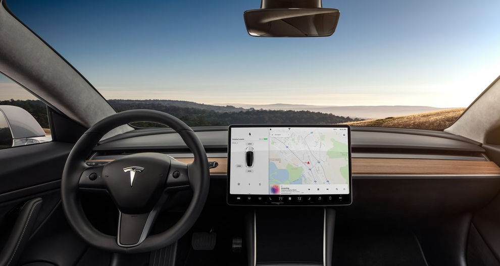 Tesla Model 3 Ön Panel