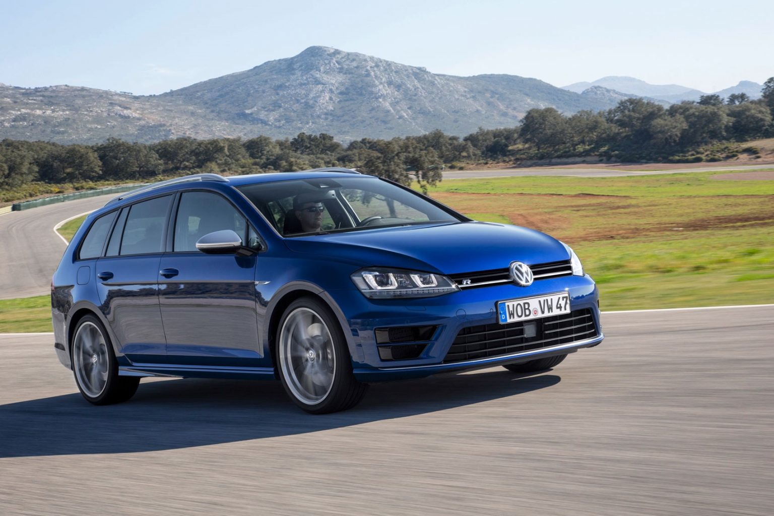 Volkswagen Golf R Estate Donanım ve Özellikler Volkswagen Golf R Estate