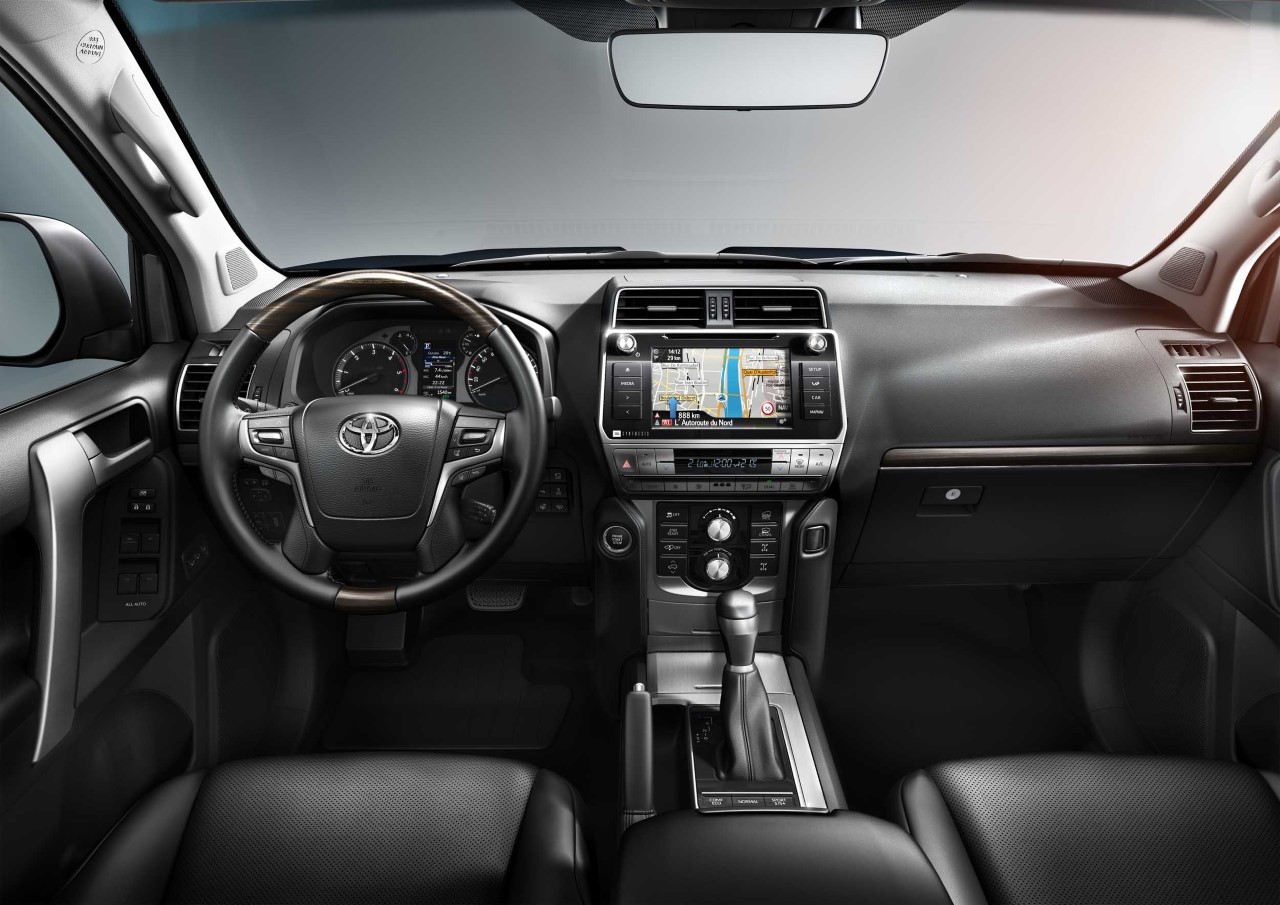 Yeni Toyota Land Cruiser Ön Konsol