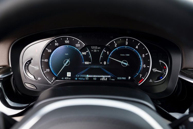 BMW 530i Sedan M Sport Ön Panel
