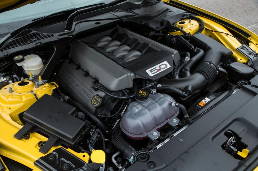 En İyi 10 Benzinli Motor - Ford Mustang V8