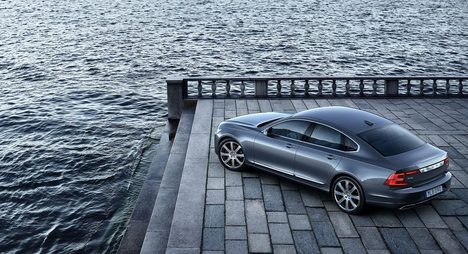 Volvo S90 D4