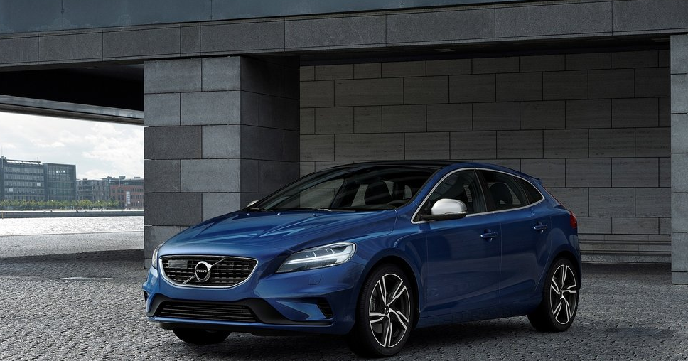 Volvo'nun 2018 ve 2019 Kompakt Sınıf Yenilikleri - Volvo V40