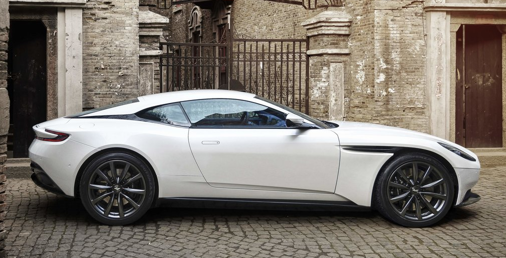 Aston Martin DB11 V8