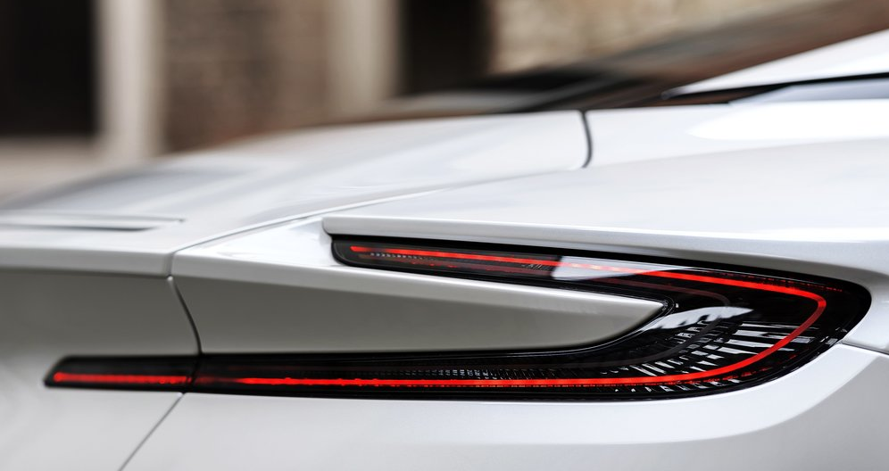 Aston Martin DB11 V8