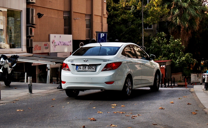 Hyundai Accent Blue