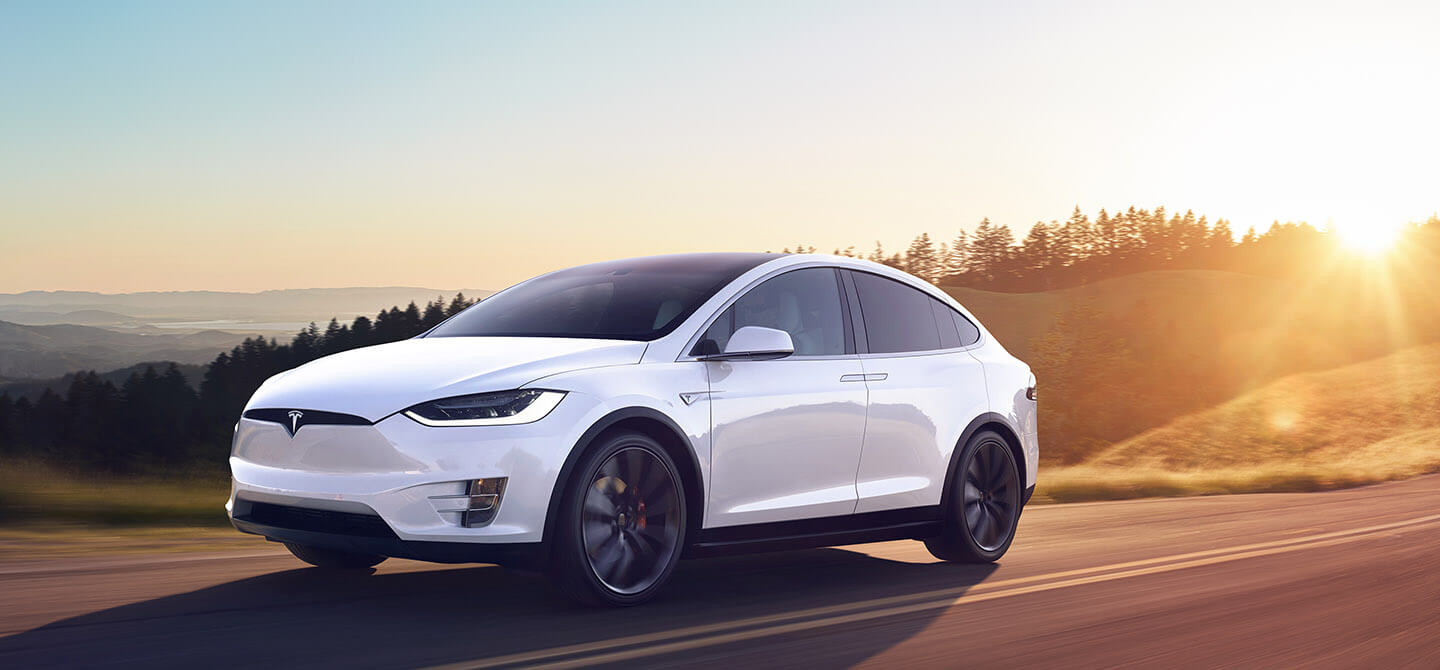 Tesla Model X - Tesla'nın 10 Yıl İçinde Yaptığı Atılımlar