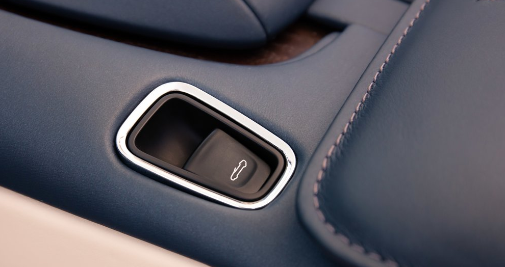 Aston Martin DB11 Volante