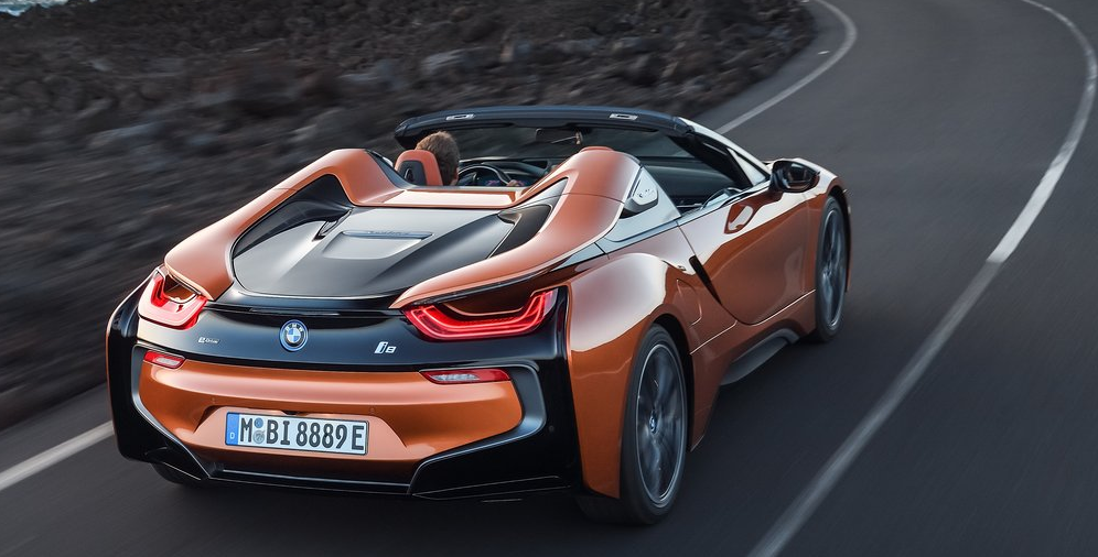 BMW i8 Roadster arka görünümü