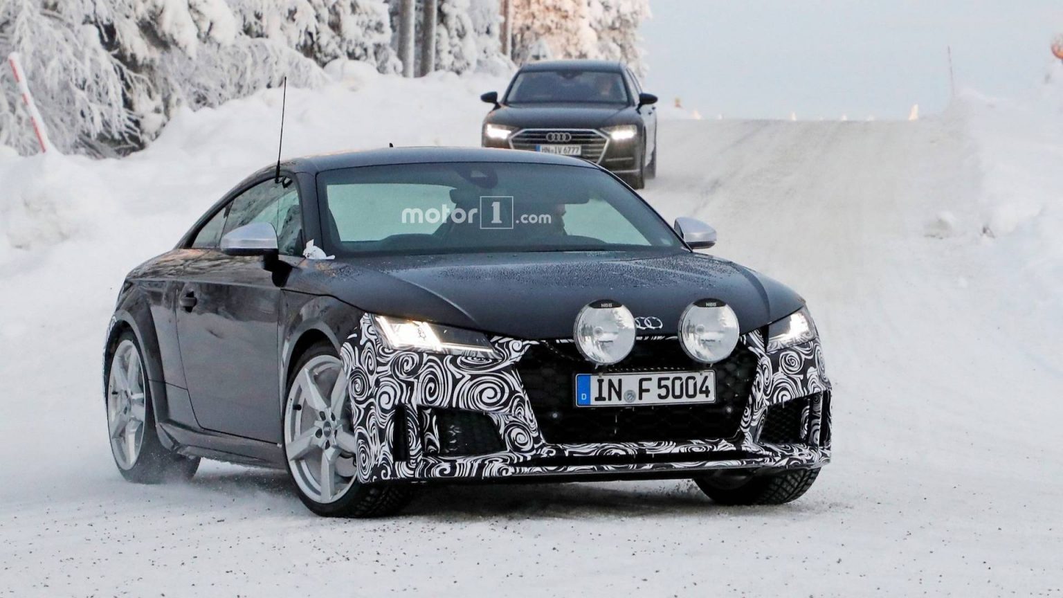 Yeni Audi TTS karlı havada görüntülendi
