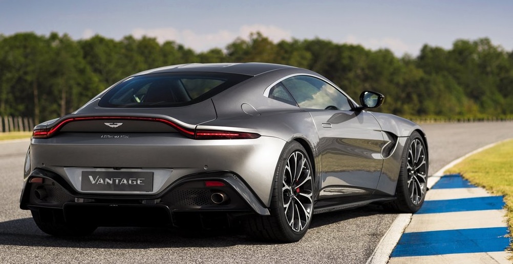 Aston Martin Vantage Arka Görünüm