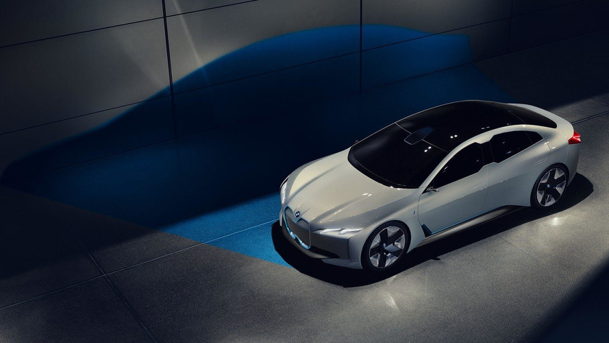BMW: Elektrikli araçların seri üretimi kârlı değil